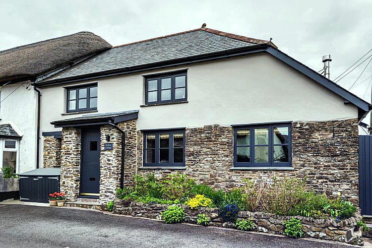 Click here for more about Willow Cottage