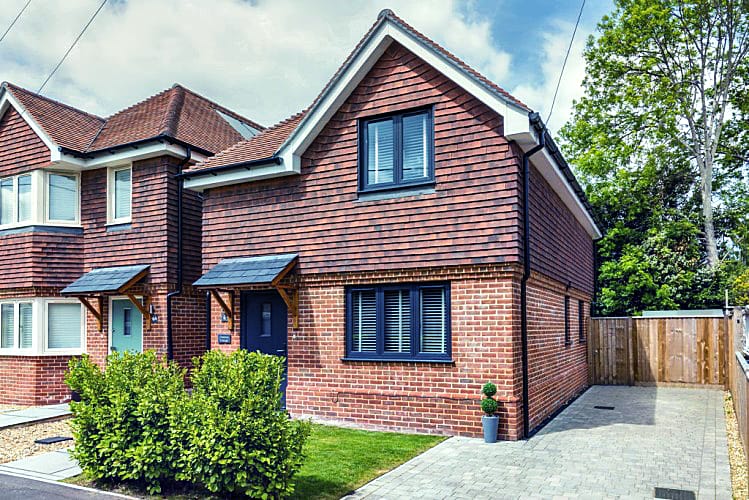 Click here for more about Chestnut Cottage