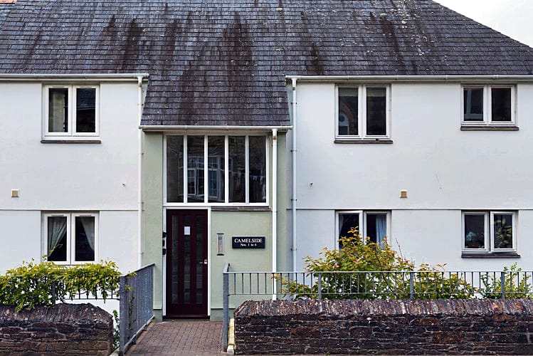 Click here for more about 6 Camelside