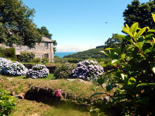 Click here for more about Rainbow Cottage