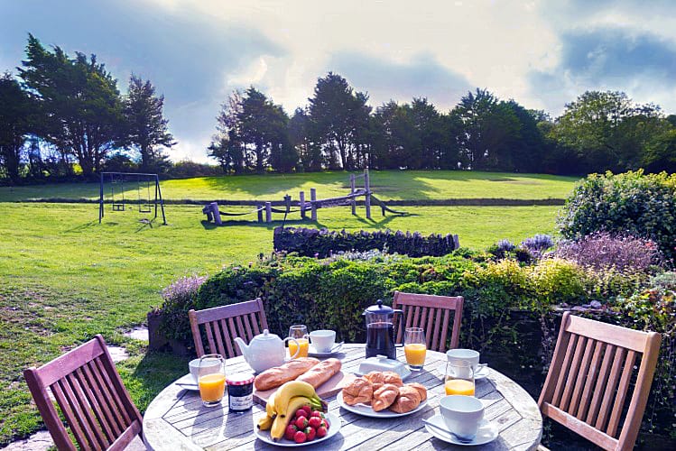Click here for more about Daisy Cottage