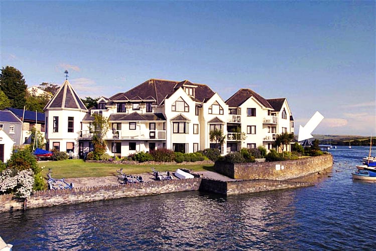 Click here for more about 15 The Moorings