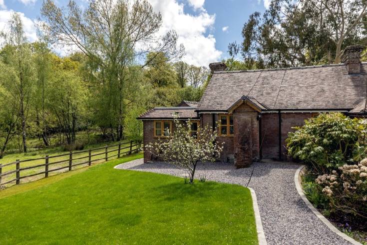 Click here for more about Kingfisher Cottage